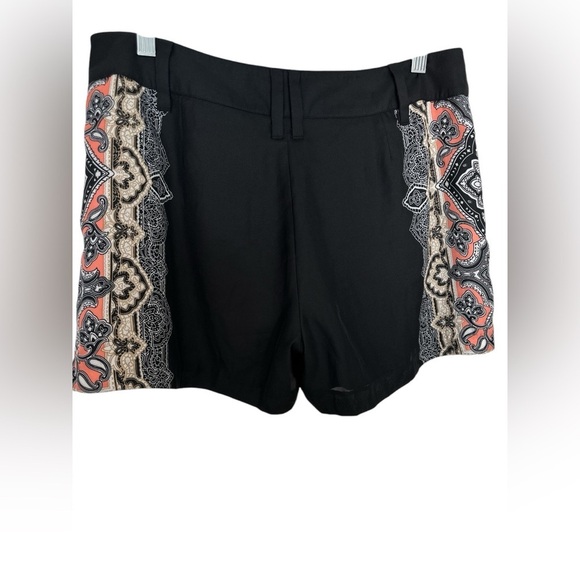 Cache  Black with side design Short Lined NWOT - Picture 2 of 5